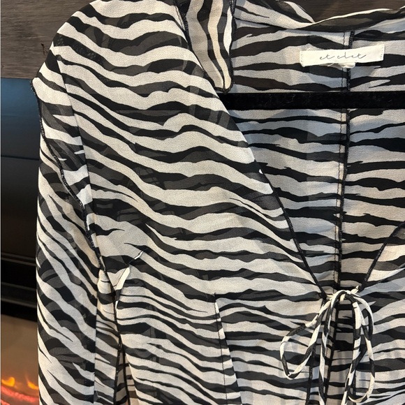 Zebra Print Tie-Front Blouse - Picture 2 of 5